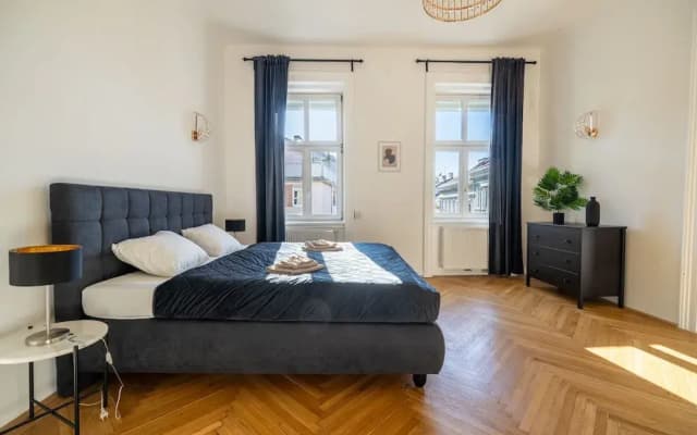 Rochus Stylish Stays - photo 2