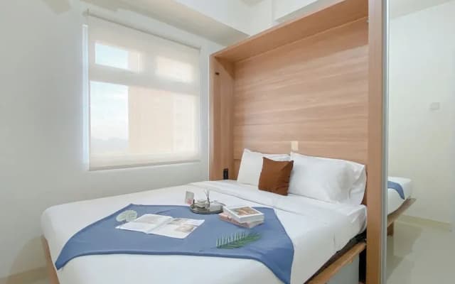 Compact 2Br Apartment Direct Access To Mall At Green Pramuka City - photo 4