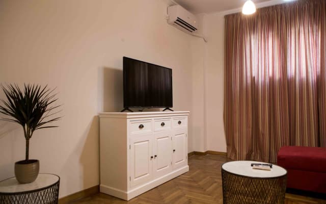 Best House, Kolchidos, Ampelokipoi Metro, Athens - photo 3