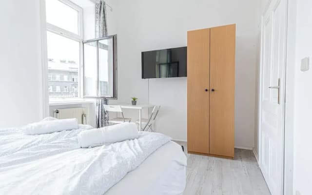 Affordable Stay Prime Location by Danube - photo 4