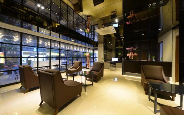 Lifestyle S Hotel - photo 4