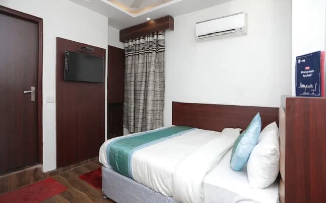 OYO 12503 Hotel Corner Point - photo 3