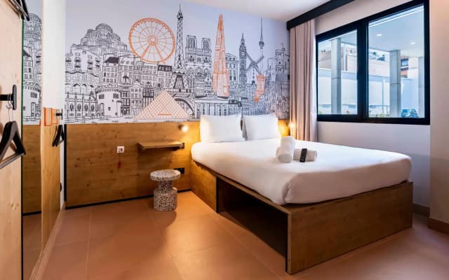 easyHotel Madrid Alcala - photo 4