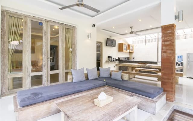 Villa Anggun 1 - photo 2