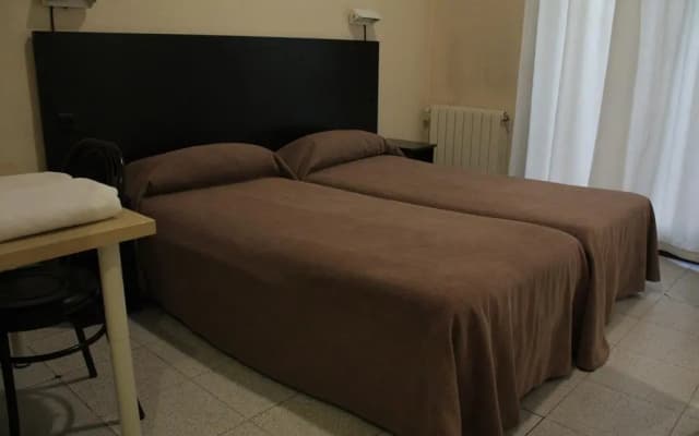 Hostal Baires - photo 4