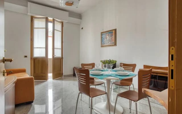 JOIVY Captivating flat with balcony - photo 5