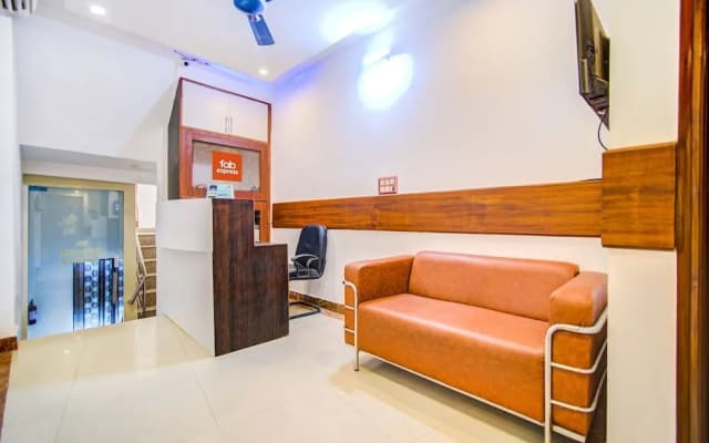 Townhouse 780 Hotel VM Residency - photo 2