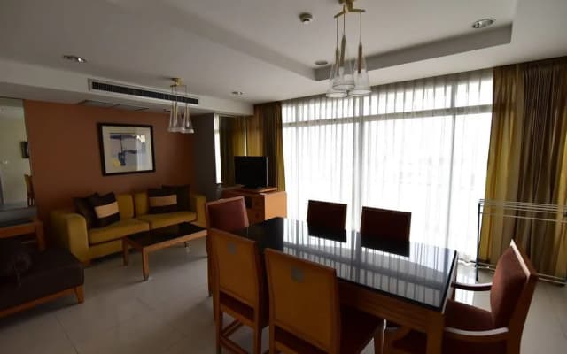 Antique Palace Apartment - photo 4