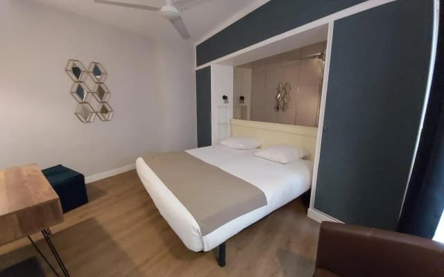 Eiffel Kensington Hotel - photo 3