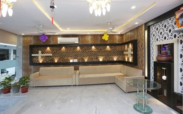 OYO 9268 Hotel Arch - photo 2