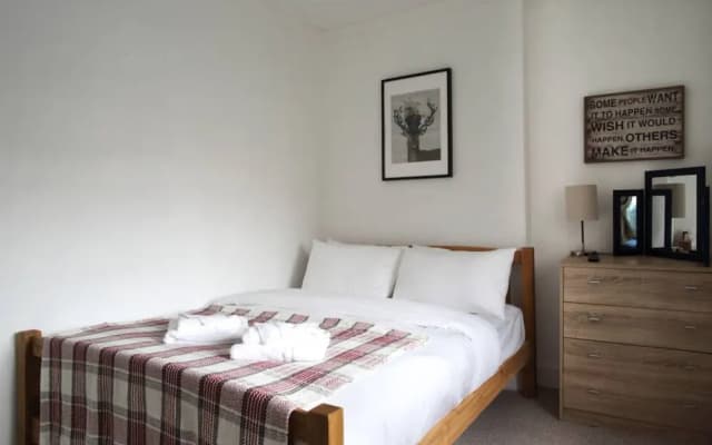Central 2 Bedroom Flat In Edinburgh - photo 5