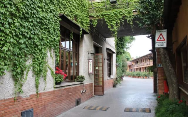Hotel La Locanda Del Borgo - photo 2