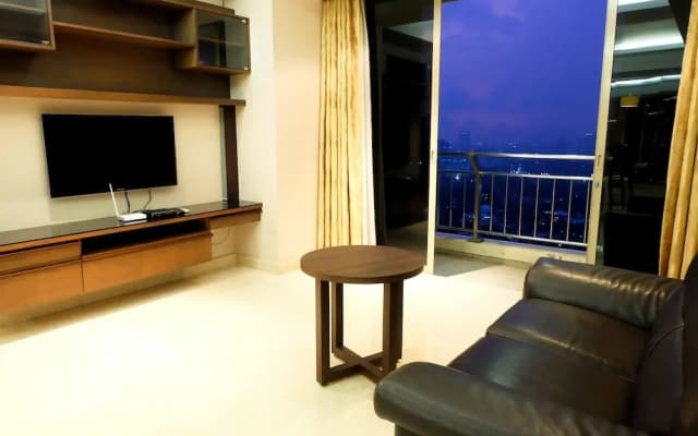 3 Bedrooms Luxury Sudirman Mansion Apartment by Travelio - photo 3