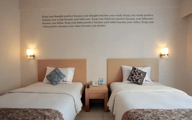 RedDoorz Near Lippo Mall Kuta - photo 4
