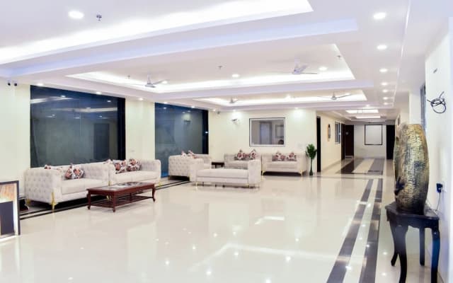 Hotel Yash Palace - photo 4