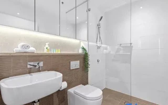 Stunning Waterview 2Bed Apt North Sydney - photo 3