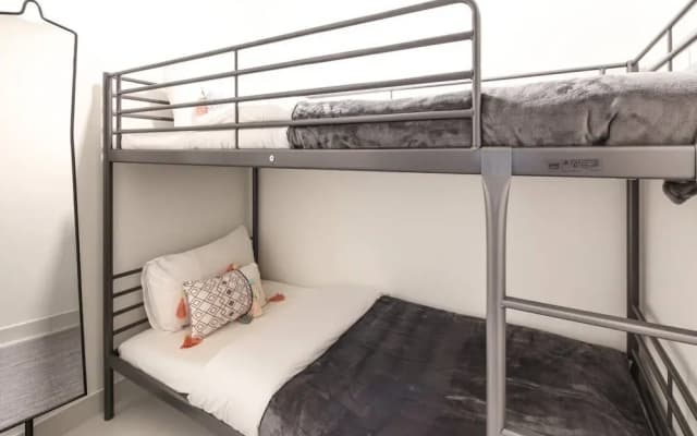 Superior + Luxurious 2BR - Sleeping 7! - photo 2