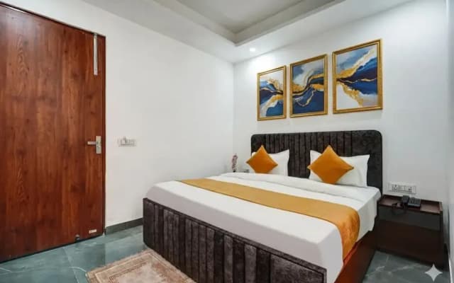 Hotel S R Stay Near Igi Delhi Airport - photo 2
