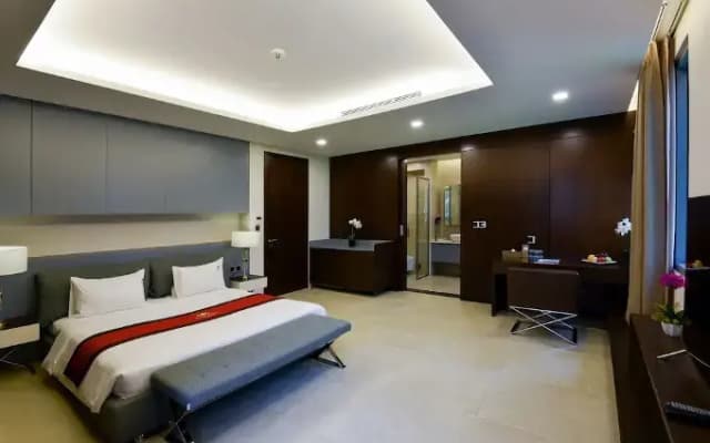The Five - Ocean Villas Da Nang - photo 5