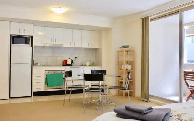 Spacious Studio by the Beach in Manly - photo 5