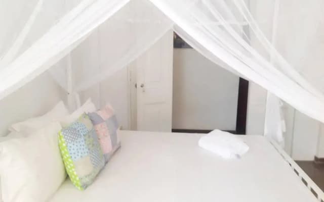 Colombo 7 - A Charming White Room - photo 5