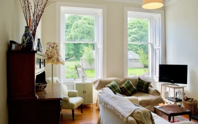 1 Bedroom Flat in Central Edinburgh - photo 4