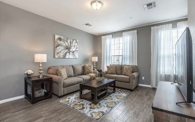 Updated Townhome, Near Conv Ctr, Universal & I-dr - photo 2