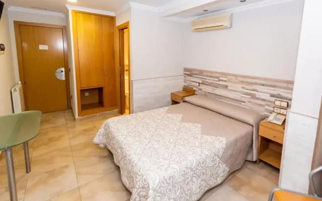 Hostal Viky - photo 4
