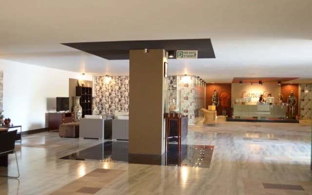 Lancelot Residence - photo 2