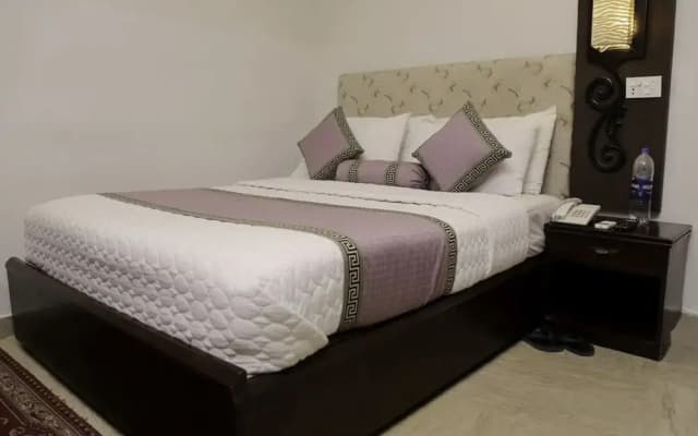 Van Xuan Hotel - photo 4
