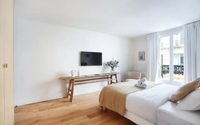 Luxurious and new Apartment in the Center of Paris - photo 4