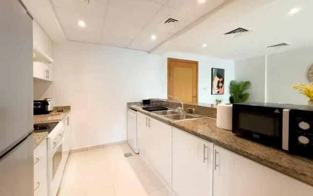 Spectacular 1BR Community View - photo 4