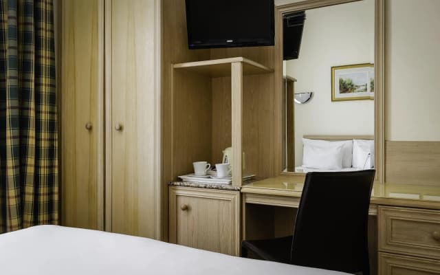 Hotel Henry VIII - photo 4