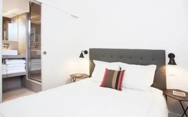 Quiet Apartment in the Center of Paris - photo 5