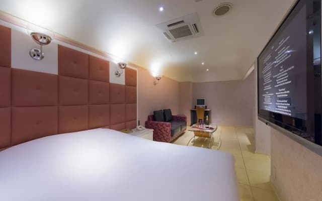 Hotel Linden Oji - photo 2