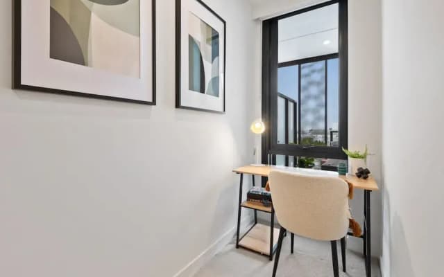 Contemporary 2-bed Haven With Swimming Pool - photo 3