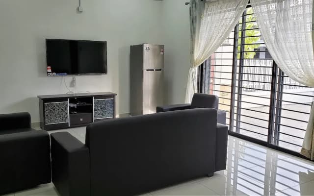 SR Home Stay at KLIA - photo 2