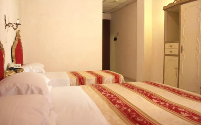 Romulus Hotel - photo 4