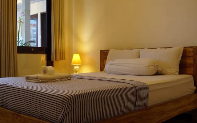Oka's Homestay - photo 2