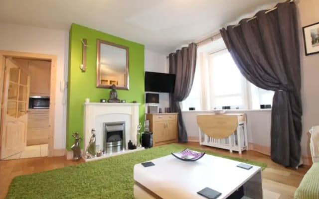 Charming, Spacious 1BR Flat for 4 in Edinburgh - photo 4