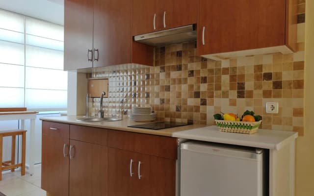 Santa Barbara Apartment - photo 2