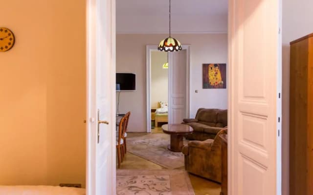 East Private Rooms - photo 3