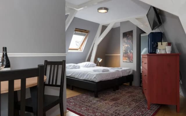Westerpark Suites - photo 2