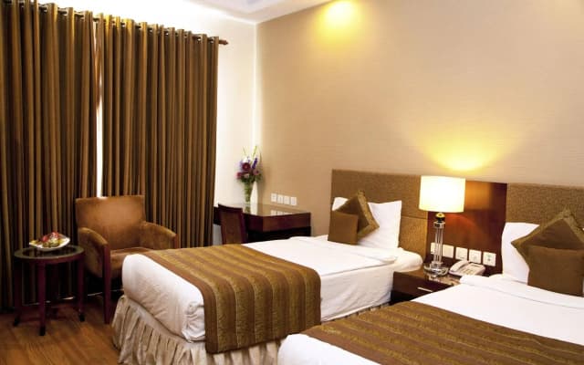 Alpina Hotels & Suites - photo 5
