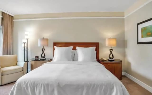 Four Seasons hotel 2bedroom suite - photo 3