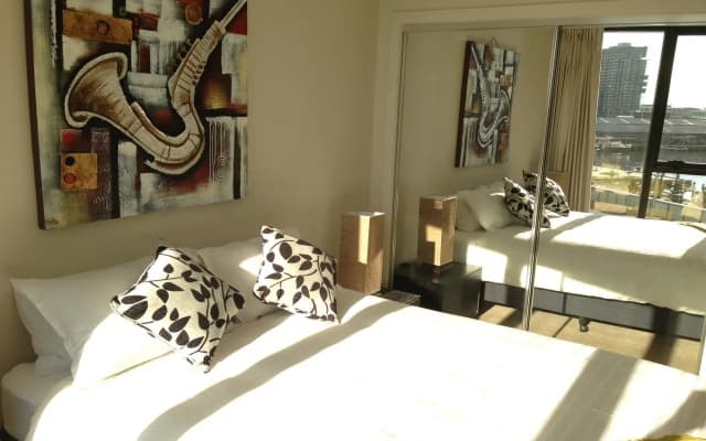 Readyset Apartments Stadium South - photo 3