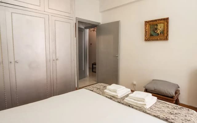 Chic 1 Bedroom Heaven in Athens - photo 4