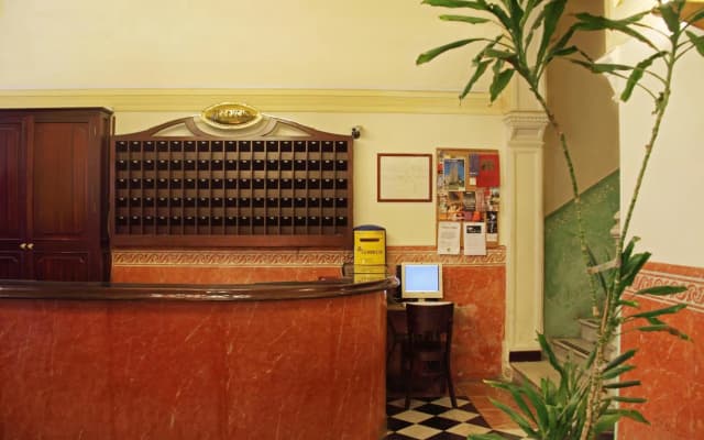 Hotel Peninsular - photo 2
