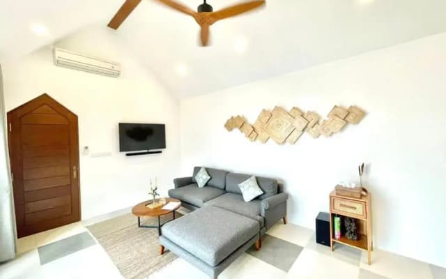 King Bed Pool Villa Paradise - North Seminyak - photo 5