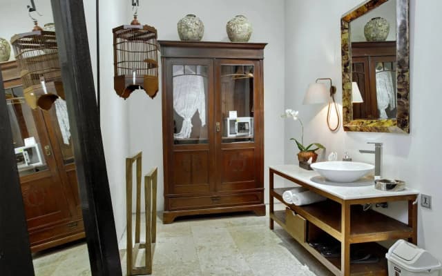 Room & Vespa Suite 2 - photo 2